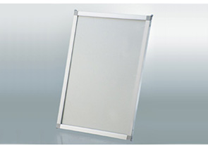 大伸ばしプリントパネル貼り加工を行ったものにアルミフレームをご用意したオプション